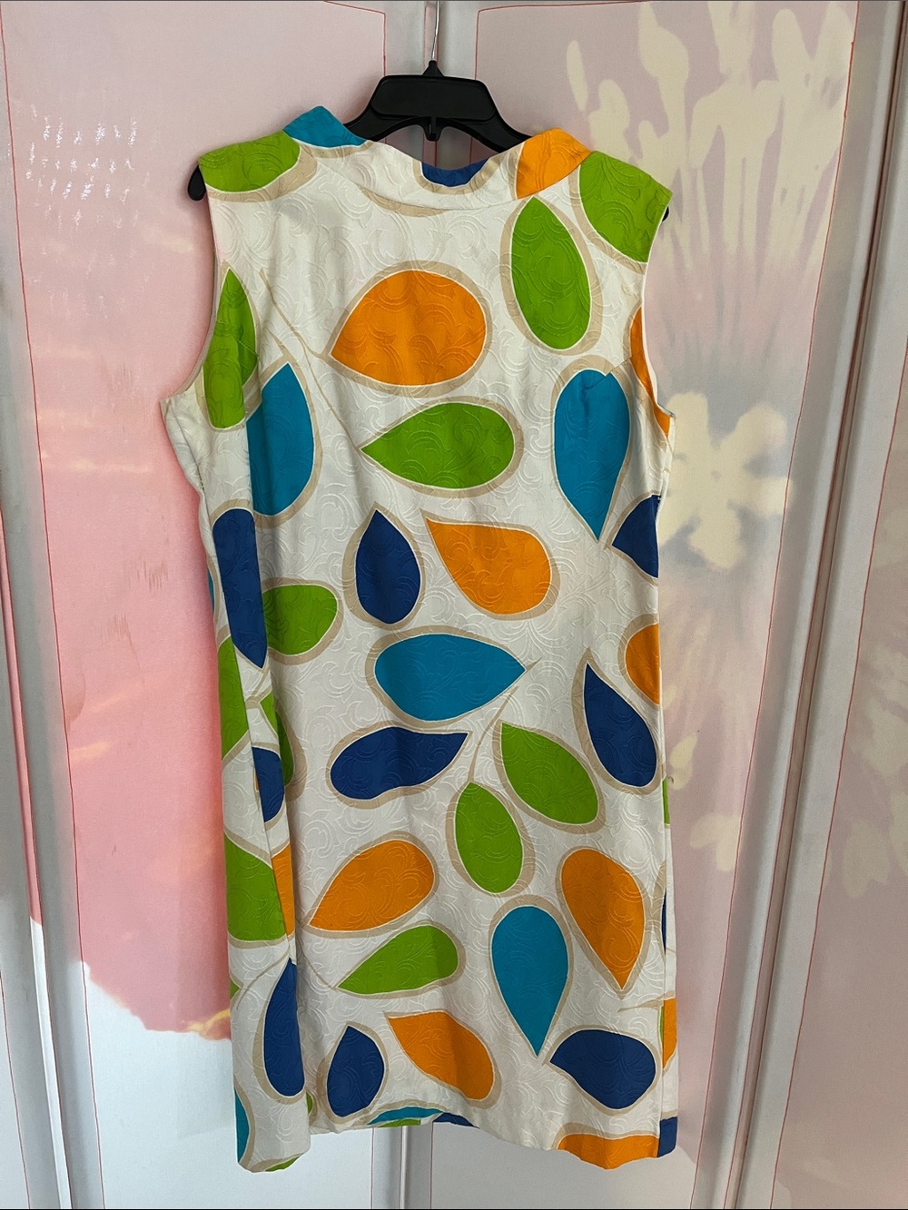 Sleeveless White Mini Dress with Multicolor Leaf Print